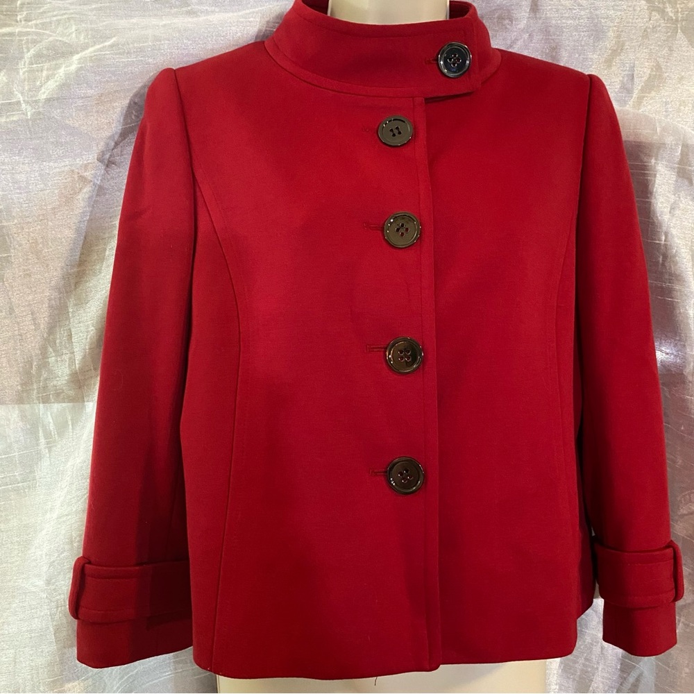 Tahari SZ 6P 3/4 sleeve accent jacket metal buttons, GUC, beautiful detail